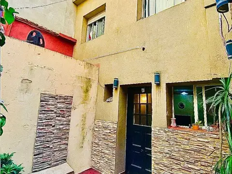 VENTA DE 4 PH + LOCAL EN LOTE PROPIO,DEVOTO.