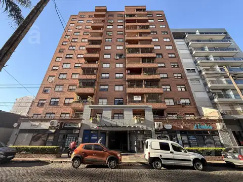 Lacroze al 5000 entre Lavalle y General Paz