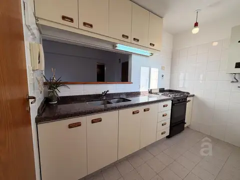 Departamento en Alquiler en Villa Ballester, $ 1.100.000