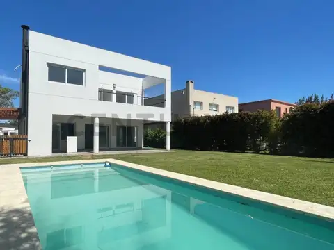 Los Lagos calle Sarmiento 5380 , Piso 0