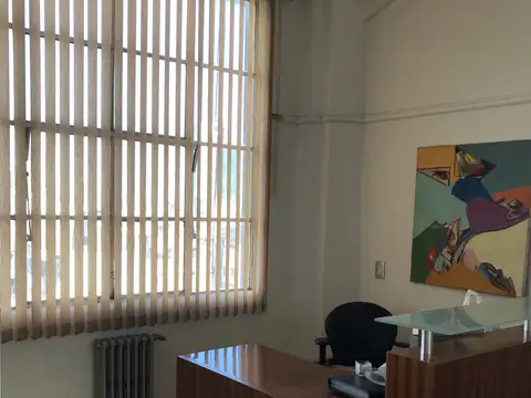 Oficina en Venta 103 años
