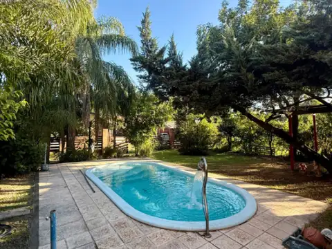 Casa en venta c/ cochera en Paso de la Patria