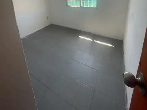 Casa en Alquiler con 1 cochera