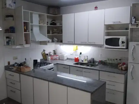 Depto Tipo Casa 4 ambientes con 2 baños