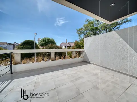 Depto Tipo Casa 3 ambientes con 2 baños