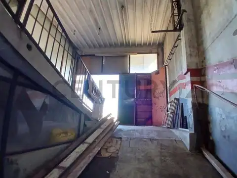 Venta – Taller Mecánico + Lote Lindero sobre Colec