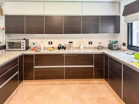 Venta Casa Minimalista con parque 2000 Parque Leloir, ITUZAI