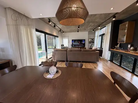 Casa en venta – Barrio Arenas del Sur