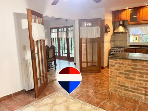 Casa 5 ambientes con 3 baños