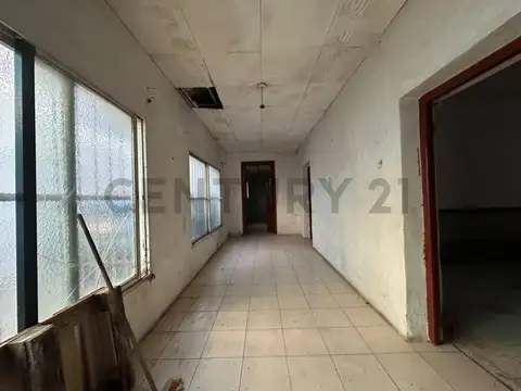 Terreno con casa a demoler en Godoy Cruz