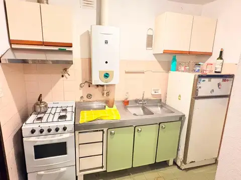 DEPARTAMENTO EN VENTA, San Juan y Av. San Lorenzo, LUMINOSO