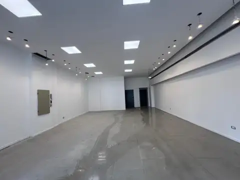 Local en Alquiler 90 años