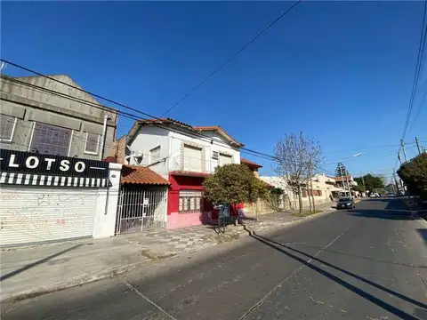 VENTA  CASA TIPO PH SIN EXPENSAS 1er PISO X ESCALERA 3 DORMITORIOS 1 BAÑO PATIO PARRILLA BALCON AL FRENTE APTO CREDITO HIPOTECARIO