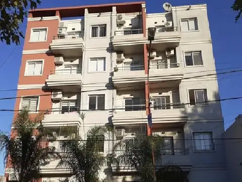 *COCHERA EN VENTA EN EDIFICIO CON POCOS AÑOS DE ANTIGUEDAD !! *MUY BUENA UBICACIÓN *ACCESO POR RAMPA