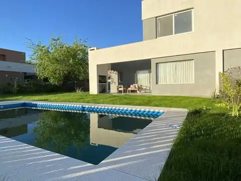 Casa del Este