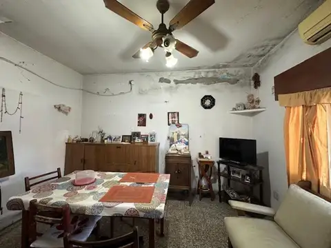 Casa 5 ambientes con 2 baños