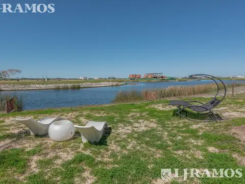 Casa en venta en el Barrio Amarras, Puertos / Escobar