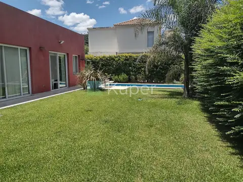 Casa a la  Venta.Apto crédito ,de 6 ambientes .Altos del Barranco, Pilar, G.B.A. Zona Norte