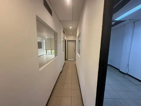 Oficina en Alquiler al Norte
