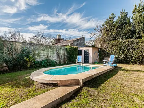 VENTA CASA 4 AMB EN SAN VICENTE JARDIN Y COCHERA
