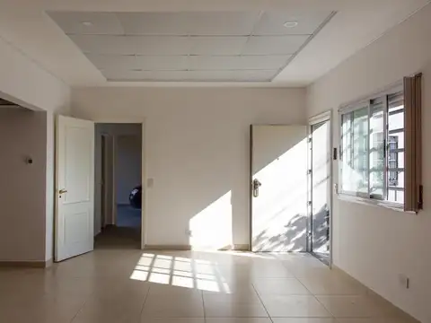 Casa en Venta con 4 cocheras