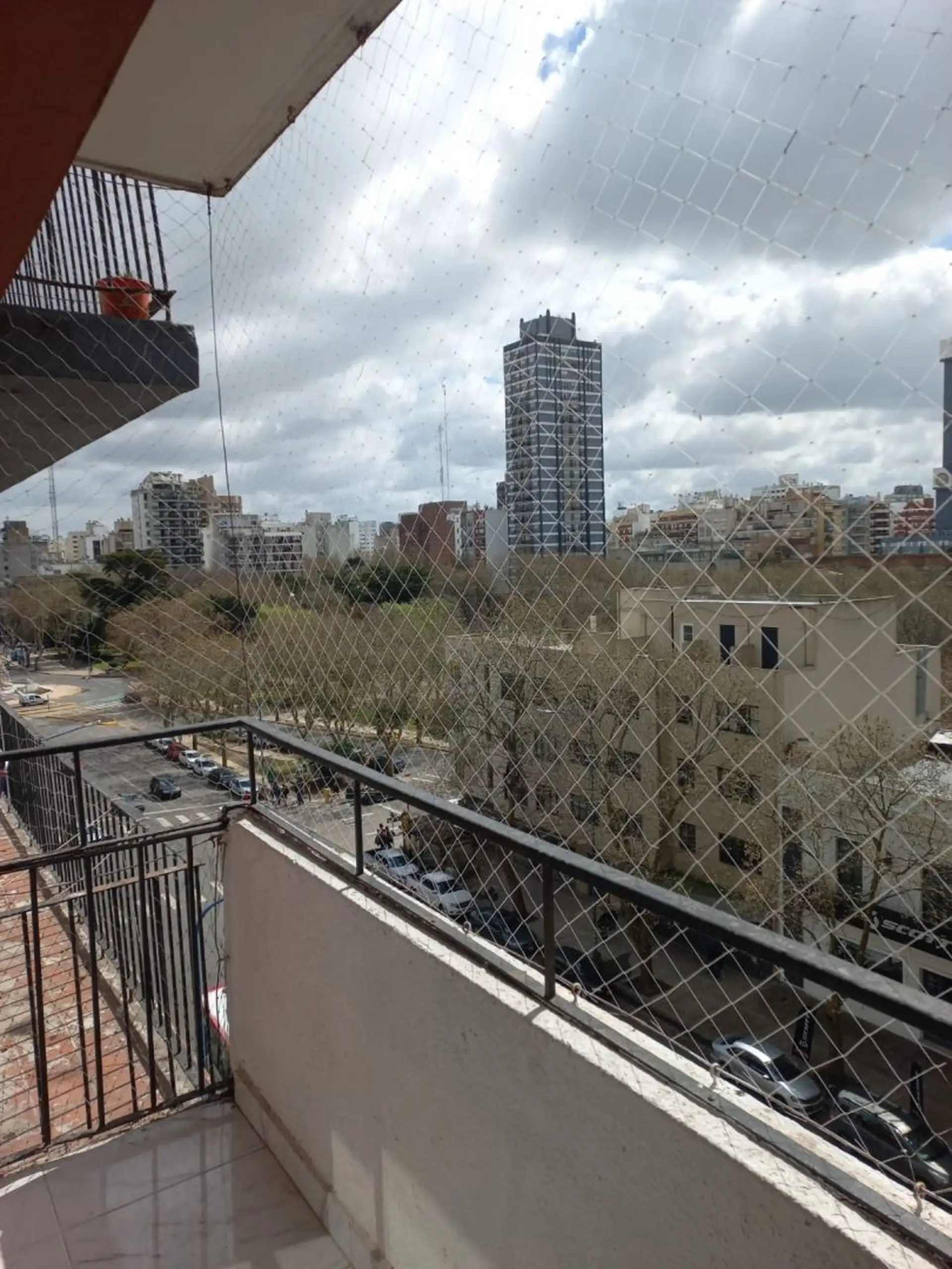 2 ambientes externo con balcón y vista a Plaza San Martín