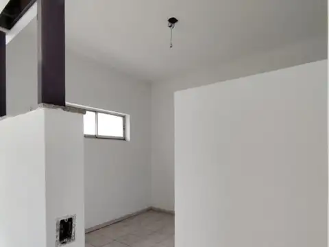 Local en Alquiler en Alberdi, $ 450.000