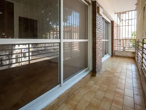 Departamento 5 ambientes con 2 baños
