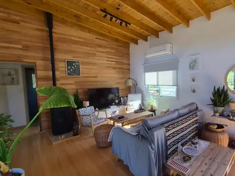 Casa 5 ambientes con 2 baños