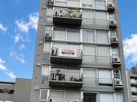 Departamento en venta en Olivos, zona puerto con cochera, pileta, parrilla.