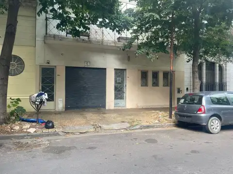 Depósito con 370 m² construidos en venta en La Plata