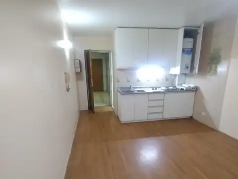 Garibaldi 118,Piso 3,Depto 4. Ciudad.