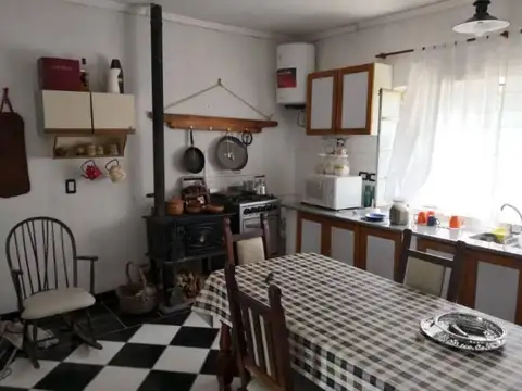 Casa 2 ambientes con 1 baño