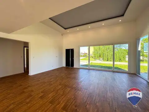 Casa en Venta en Countries y Barrios Cerrados en Ezeiza, USD 265.000