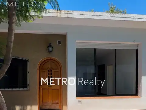 Casa en Venta 3 dormitorios Don Torcuato ACEPTA PERMUTA jardín pileta apto crédito parrilla quincho