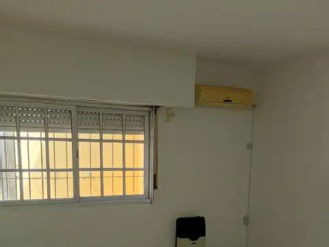 Depto Tipo Casa en Venta en Liniers, USD 87.000