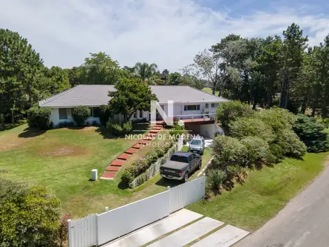 Casa sobre el Green del hoyo 7 del Cantegril Country Club