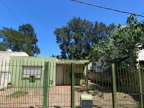 Casa 2 dormitorios en venta - Calle 469 entre 10 y 11 Barrio Hipico
