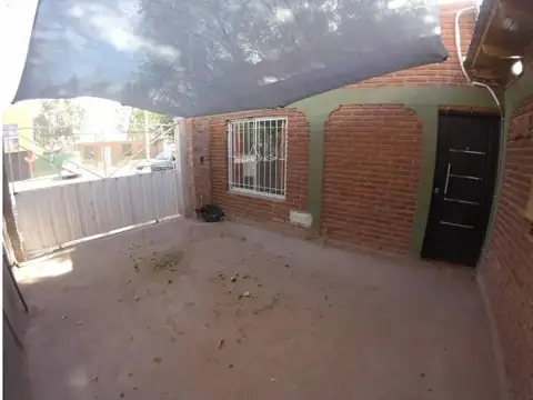 Casa en Venta con 4 cocheras