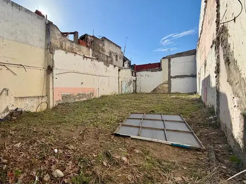 Venta Terreno Baldío en Venta -Flores - Acepta Permuta-