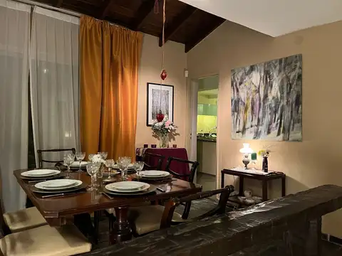 Casa 5 ambientes con 2 baños