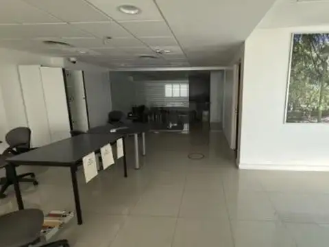 Local en Venta en Olivos, USD 1.948.000