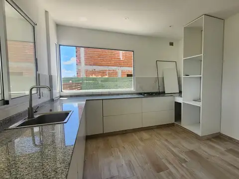 CASA | 180 M2 | 3 DORM | 3 BAÑOS | GARAGE | JARDIN | PILETA