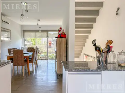 Triplex en venta en el complejo Green Oak.