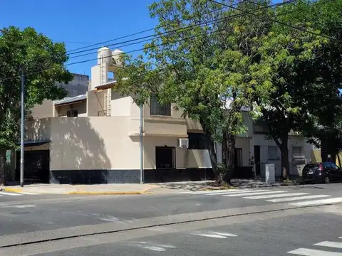 VENTA CASA 5 AMB CON 2 COCHERAS POMPEYA