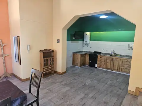 Casa 5 ambientes con 2 baños