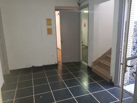 CONFIDENCIAL 400, Piso P.B.