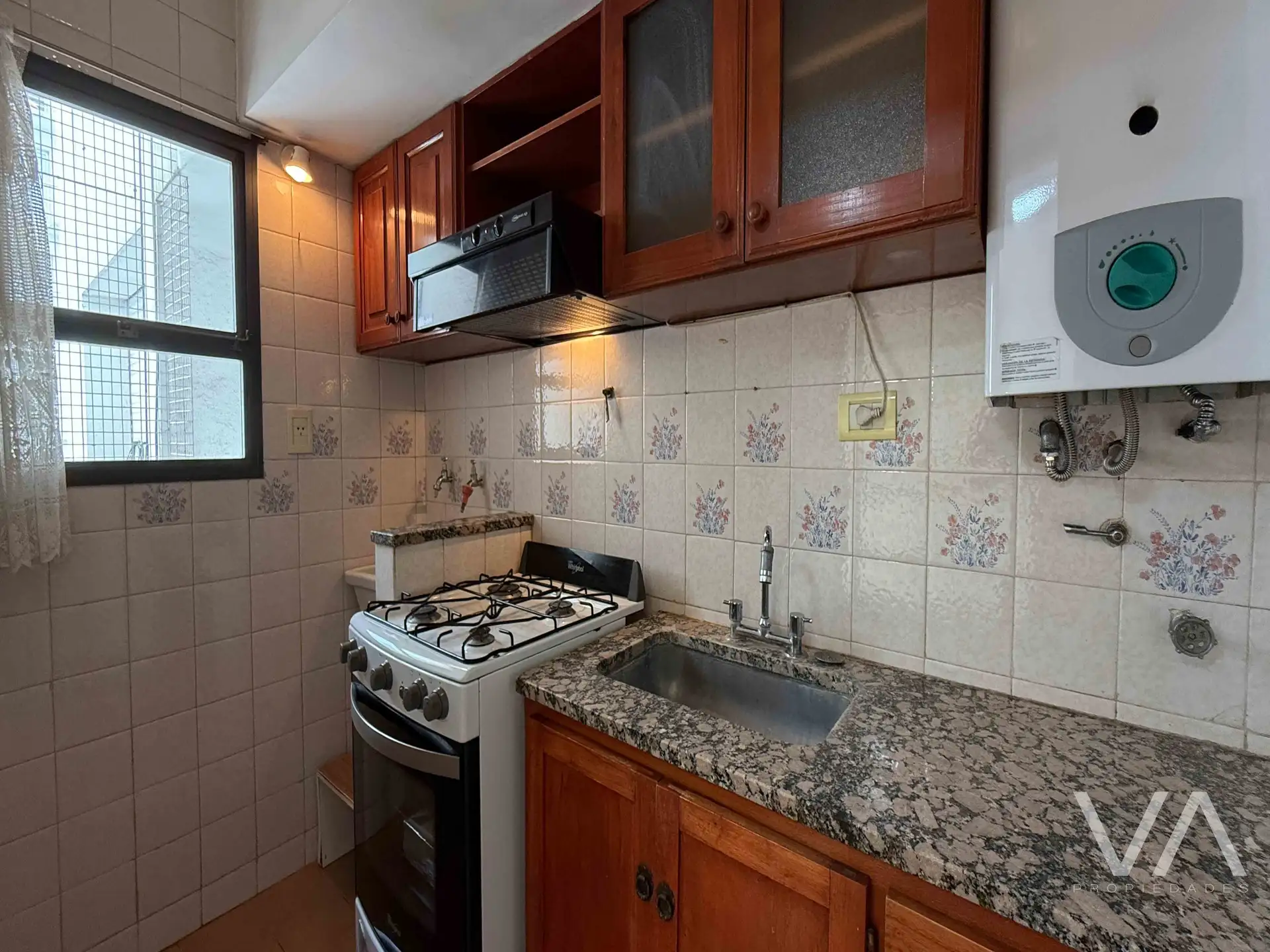 Departamento de 2 ambientes. Centro.