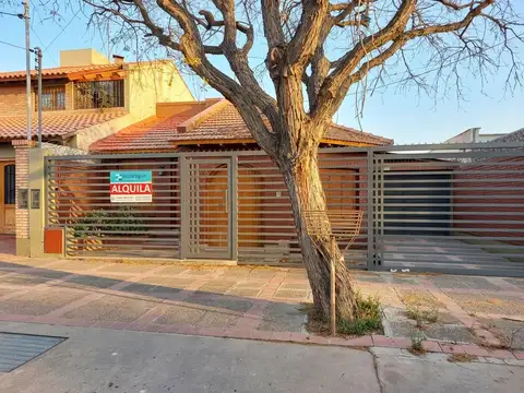 Casa en Alquiler de 3 dormitorios
