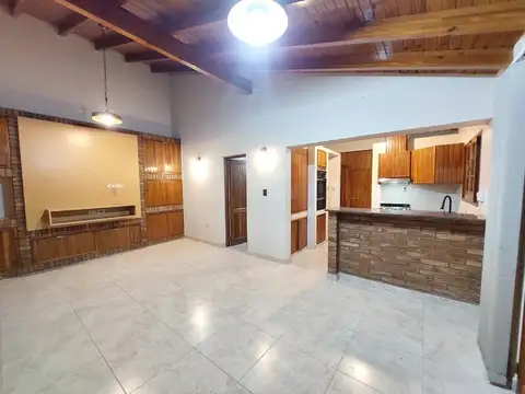 Casa en Alquiler calle Salmón, Maipú
